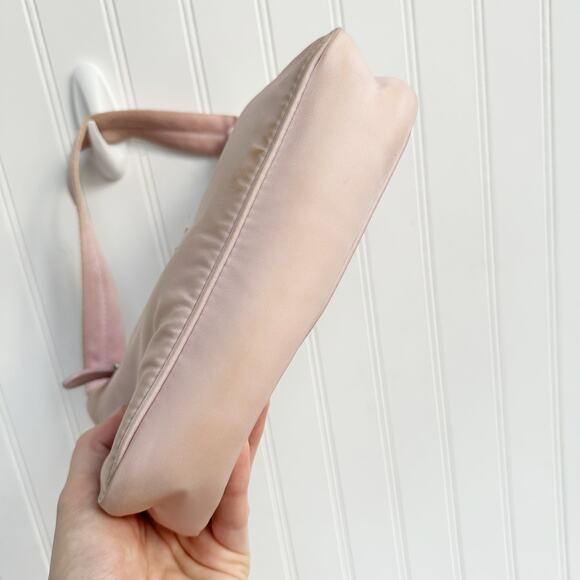 Prada Re-Edition 2000 Pink Nylon Shoulder Mini Bag Logo Plaque Zipper Purse - Picture 10 of 11